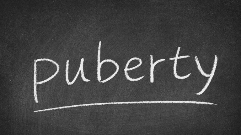Apa Itu Pubertas dan Kenapa Perubahan Emosi Remaja Bisa Terjadi?