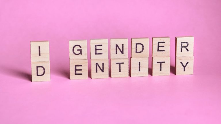 Gender Identity pada Remaja dan Pentingnya Memahami Perkembangan Identitas Diri