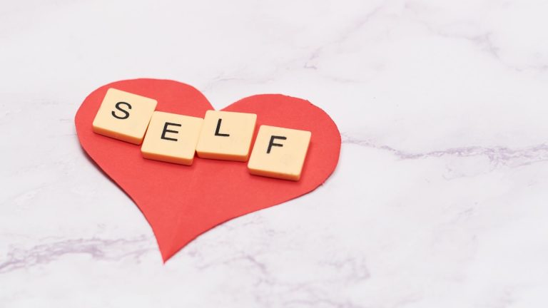 Apa Itu Self-Compassion dan Langkah Membangunnya untuk Remaja